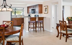 Kitchen Dining Area