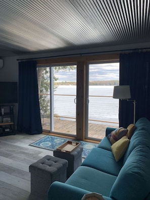 Living room (Apr 2025).