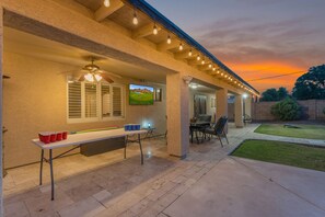 SAMSUNG TV; NO CABLE, ACCESS TO MOST STREAMING SERVICES. CUP PONG & MORE!