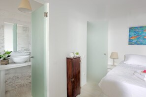 Mykonos Central Room | Superior Double Room | Double Room with Ensuite Bathroom | Garden View | Ftelia
