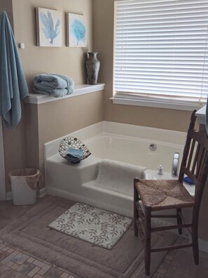 MASTER BATH