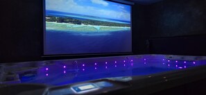 Indoor spa tub