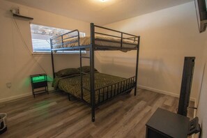 Queen bunk bed