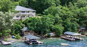 Plenty of dock space for your boat!