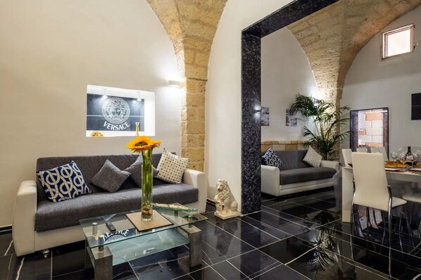 Autumn, Living Room, Spring, Summer