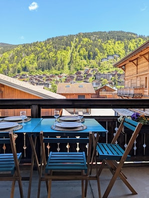 Balcony & views of Super Morzine lift