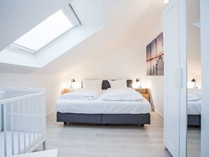 Interior Design, Bed, Bedroom, Floor, Furniture, Flooring, Ceiling, Home, Bedding, Apartment