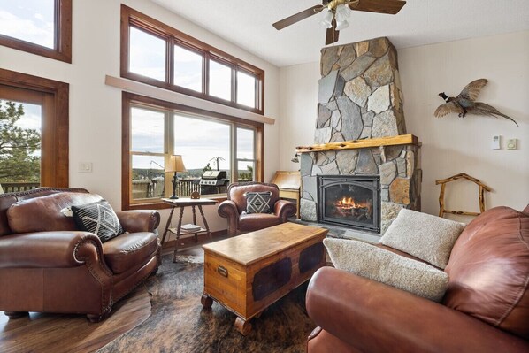 Welcome to J&J Hospitality's Lookout Lodge—your private retreat, just moments from Custer Town!
