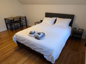 Queen Bedroom w/ 55" TV