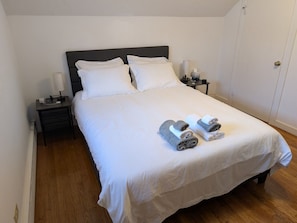 Queen Bedroom w/ 55" TV