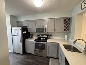 Fully equipped kitchen