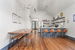 Precious Gem - Suite B | Blocks from King St