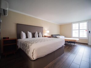 Unit with 1 King bed