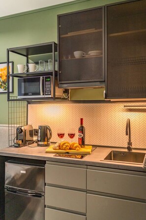 Kitchen Area - Book Now with RENTUJEMY.COM