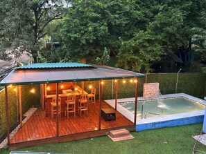 Outdoor dining