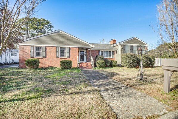 Hampton Vacation Rental | 3BR | 2BA | 2,069 Sq Ft | Steps to Enter