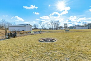Private Yard | Fire Pit
