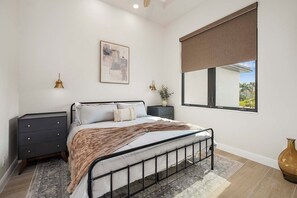 Front King Bedroom with Garden View