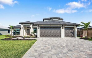Welcome To Your Luxury Vacation Home