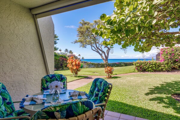 Watch whales from the private December-March. Lanai has an automatic adjustable sunshade provides additional shade and privacy.