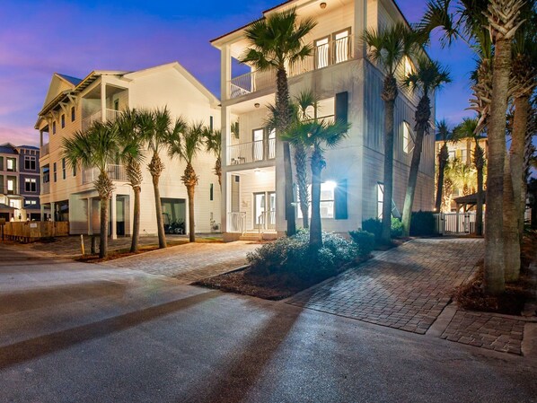Gulfside Oasis - Exterior Front View