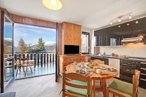 Kitchen and dining area