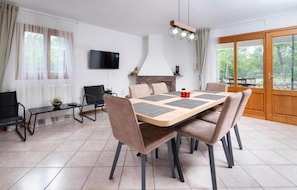 Salle à manger 1