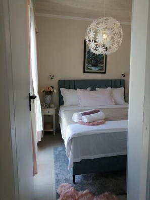 Schlafzimmer 1