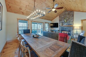 Dining Area | Main Level