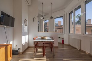 Autumn, Living Room, Spring, Summer