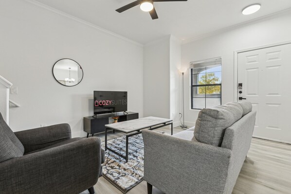 CozySuites Chandler 2BR with 2 pools + Jacuzzi! 13