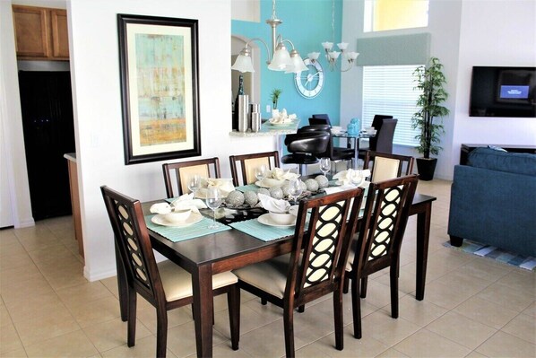 Stunning dining area with seating for six - perfect for a family meal after a day at Disney, Florida