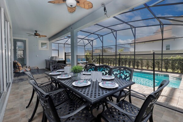 Outdoor dining
