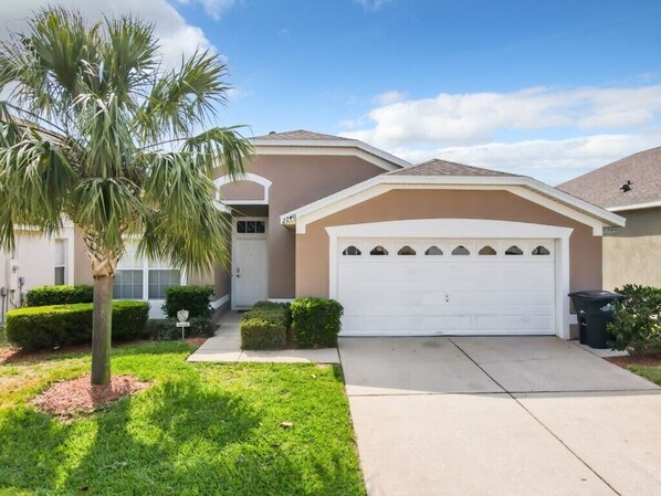 Welcome to your Orlando retreat! This charming single-story home features great curb appeal, a manicured lawn, and a classic Florida palm. Just minutes from Disney World, it's the perfect vacation base or full-time home in Central Florida.