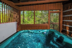 Bain à remous intérieur