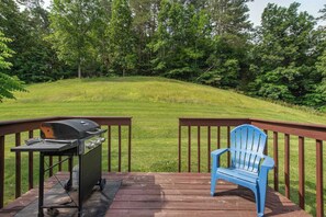 Deck with grill 