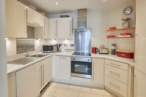 The Eskape, Whitby - Host & Stay