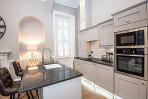 The Barrington, Durham - Host & Stay