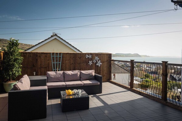 Ammonite, Lyme Regis - Host & Stay