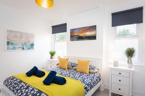 Ammonite, Lyme Regis - Host & Stay