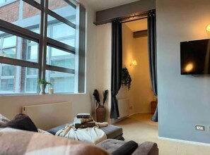 Great Hampton Apartment, Birmingham - Host & Stay