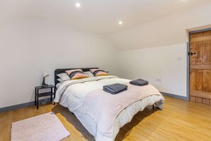 Bridge Street House, Leominster - Host & Stay