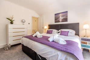 Farningham Road, Caterham - Host & Stay