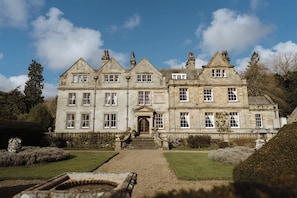 St Mary's Riverside, Egton Bridge - Host & Stay