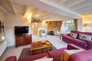 Ailsa Cottage, Great Broughton - Host & Stay