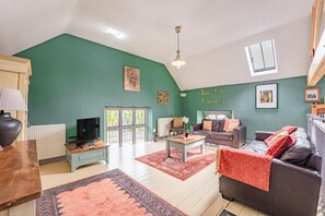 Nine Ladies, Birchover - Host & Stay