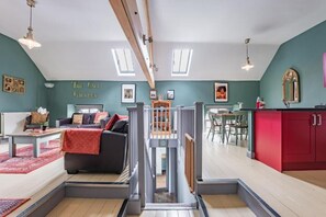 Nine Ladies, Birchover - Host & Stay