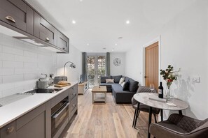 Rock Mill 37, Stoney Middleton - Host & Stay