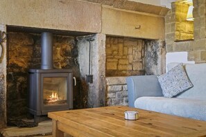 Bradley House, Winster - Host & Stay