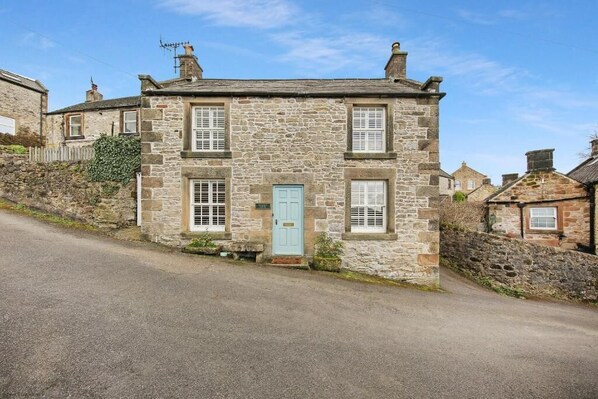 Bradley House, Winster - Host & Stay